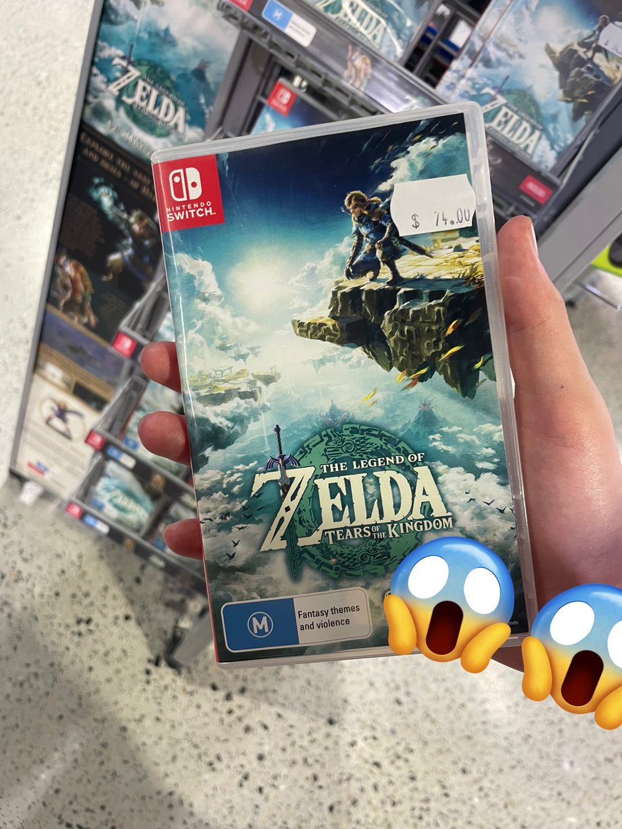 gabatron10's tweet photo. Picked myself up an early copy 🥱 #TearsoftheKingdom #Zelda https://t.co/sZZtPh8Xpg