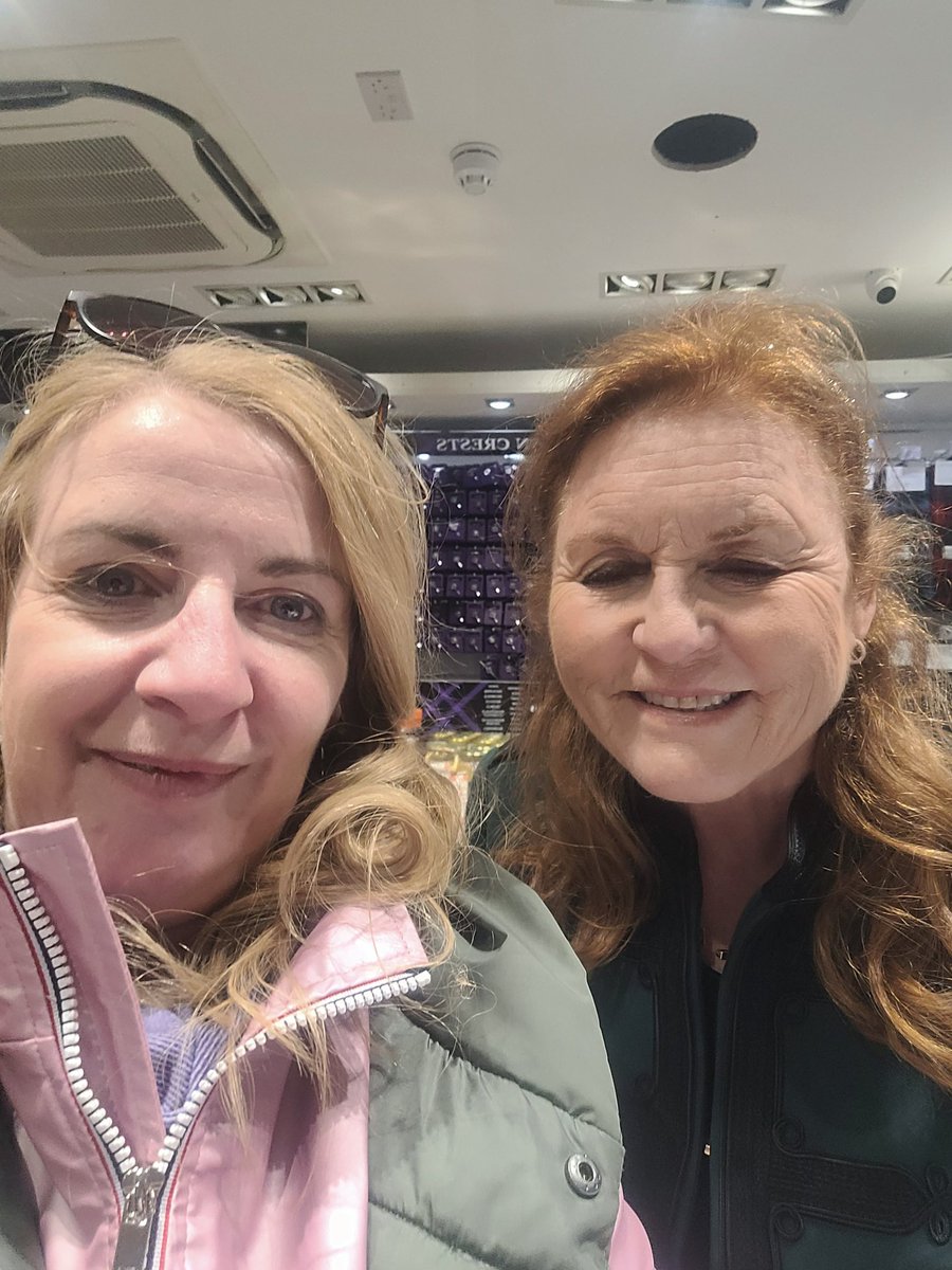 CahillEmer's tweet photo. @edcbyrne @sarahtully87 @niamhmccallig met a Sarah who was super friendly and said to say Hi Willie 😀 https://t.co/nXkulH0KbD