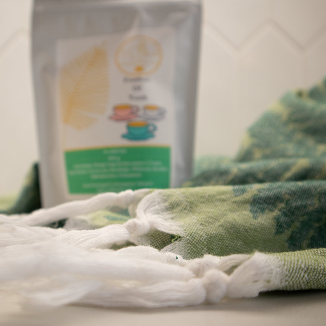 GIFT SETs are available for a limited time only. This April, enjoy our beautiful fern tea towel alongside 100g of loos leaf tea from our friends at @tsblends
Our two small businesses are here to make gift giving easy!
Shop online pompandsass.ca today #mothersdaygift