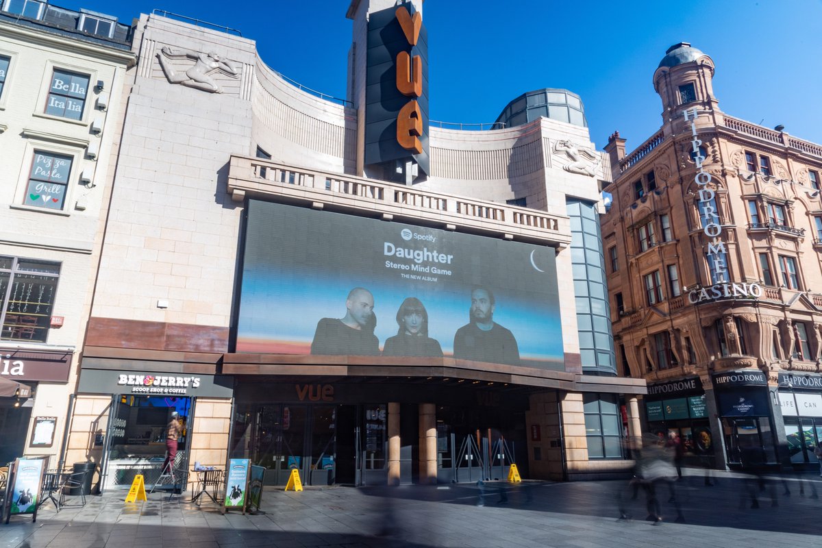 ohdaughter's tweet photo. Hello London! Thank you @Spotify &amp; @SpotifyUK 🌼 /DHQx https://t.co/6PQLBLm098 https://t.co/ygNfP7Zko4