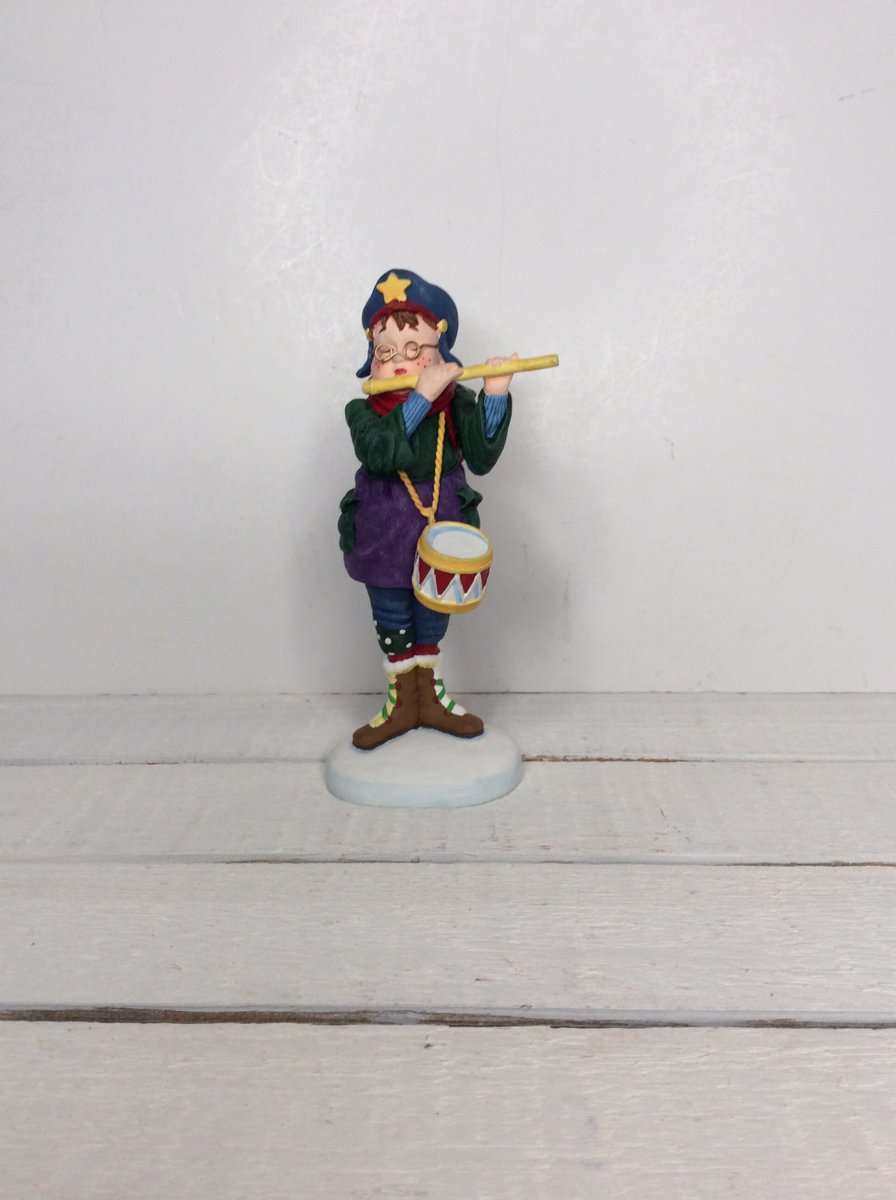 VintageFndsFnd's tweet photo. Excited to share the latest addition to my #etsy shop: Fletcher Plays The Flute All Through The House by Department 56 Hand Painted Figurine Discontinued VintageFindsFound Retired Boxed https://t.co/10lErSDBjb #christmas #tabletop #purple #green #allthrough #thehouse # https://t.co/VMDcnCYRor