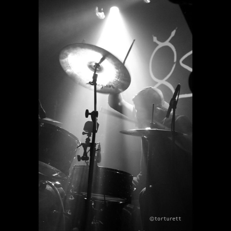 8SNAKE_'s tweet photo. 8SNAKE live at The Garage London 01/04/2023
Picture by the amazing @TorturettMGT 🖤🔥
#londonlivemusic
#8snake_ #flagpromotions #industrial #progressivemetal #rock #garagelondon #london #alternative #music #livemusic #losangeles #bestgigintown #gigalert #goticrock #postgothic https://t.co/WI9FqRvE9G