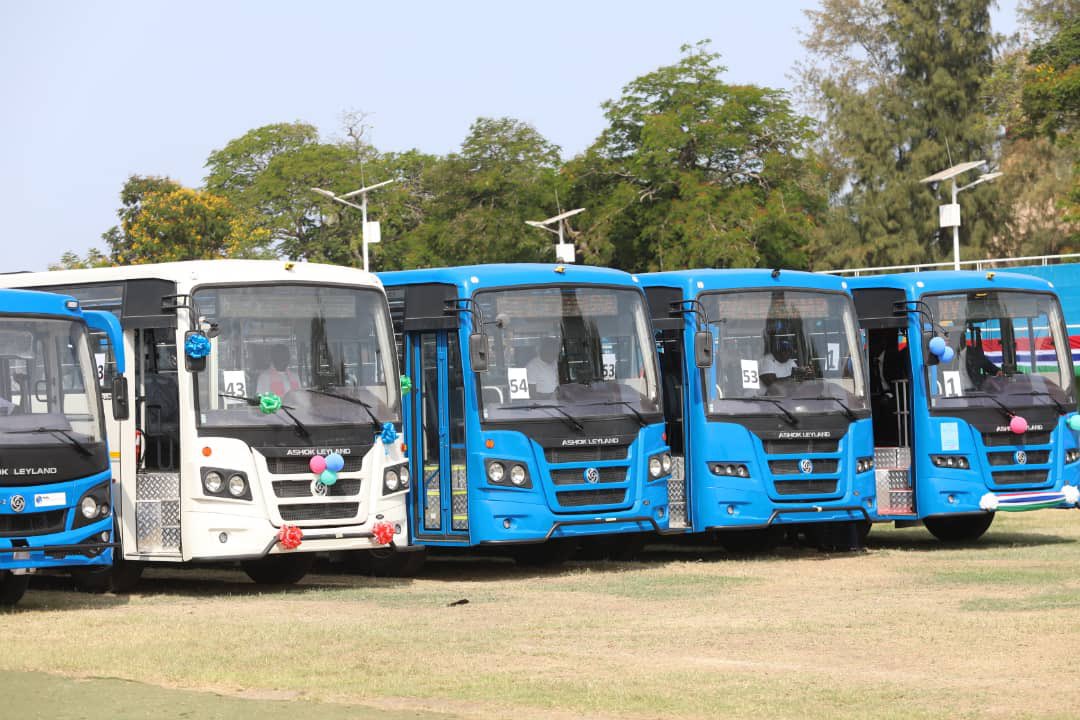 Presidency_GMB's tweet photo. @BarrowPresident is currently presiding over the launch of 70 new buses procured to ease mobility and improve the national public transportation service. It fulfils the National Development Agenda of achieving an organised, efficient and affordable national transport network. https://t.co/KkBT8SjTTE