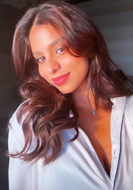 BeingSuhanaKhan's tweet photo. Ask Me anything 😁✋ https://t.co/jmllVTYs8M