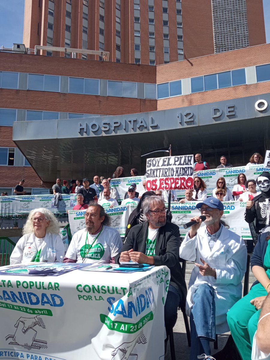 VecinasSanidad's tweet photo. La rueda de prensa de presentación de la Gran Consulta sobre Sanidad de Madrid ha sido todo un éxito de convocatoria. Han acudido sanitarias y sanitarios junto con las vecinas y vecinos, todas y todos unidos por nuestra Sanidad Pública!! No vamos a parar! https://t.co/o5T7UT7U4b