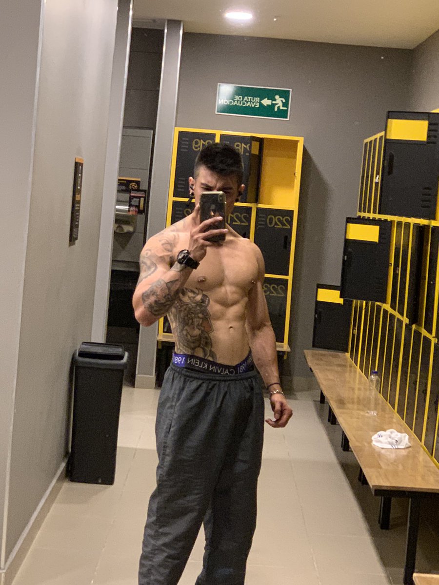 Julian_MoraD's tweet photo. Hey guys, I’m back here! 

Anything in mind for fun? 🔥👅

MG &amp; RT 🪄 https://t.co/310g4wIDv5