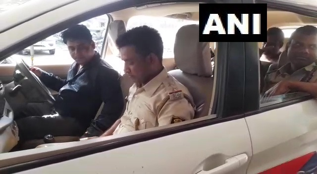 EconomicTimes's tweet image. #BombHoax #UPDATE | The youth namely Sudhanshu Shekhar alias Mukund who threatened to blow up #Darbhanga and #PatnaAirport has been arrested from Punjabi Colony under Nagar PS area: Vinay Tiwari SP, Samstipur