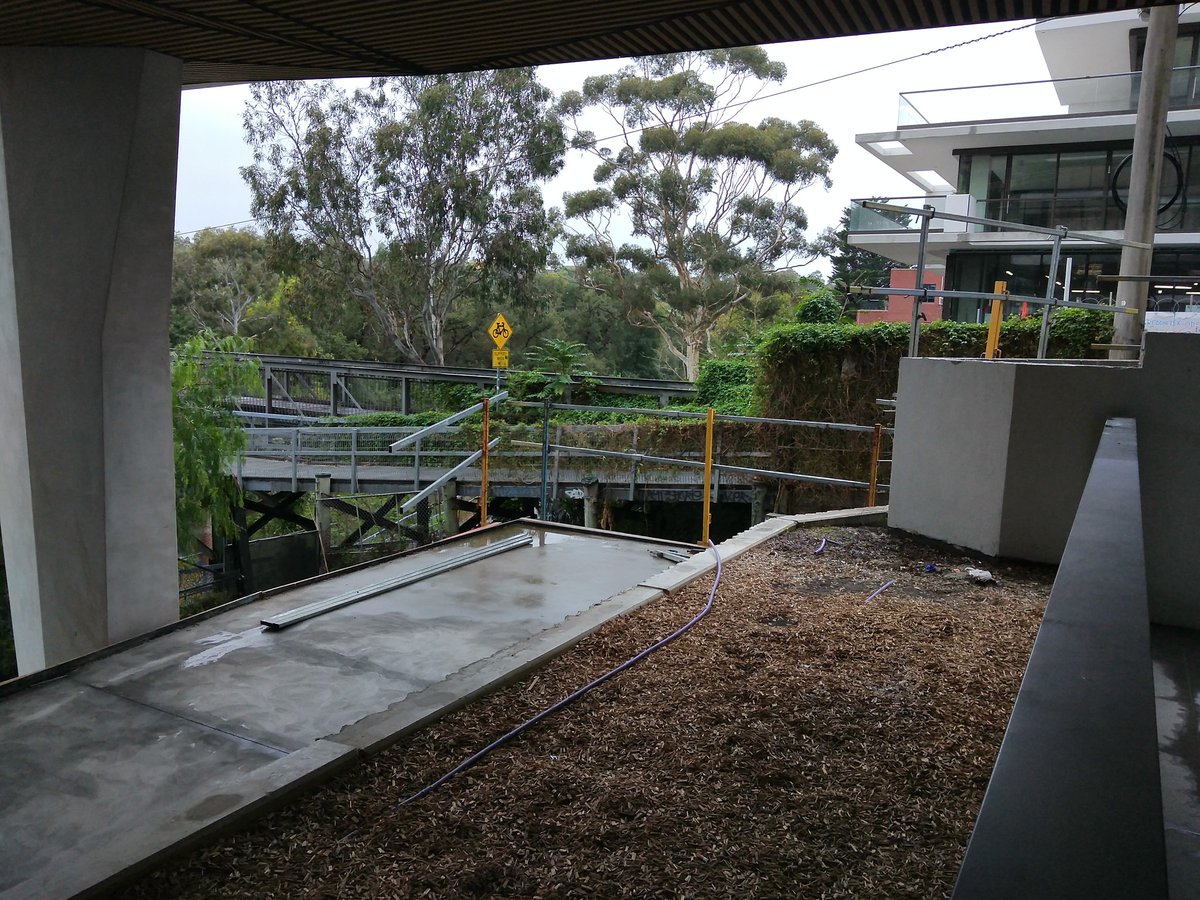 yarrabike's tweet photo. Part of new connection to Walmer St Bridge/Main Yarra Trail @ 649 Victoria St, Abbotsford.  Northern land bridge due for completion in July/August 2023 by @Boroondara. Wouldn't it be great if Salta finished work so access is returned without *more* delays https://t.co/OzWbr8s08e https://t.co/Fd9zC1POEk