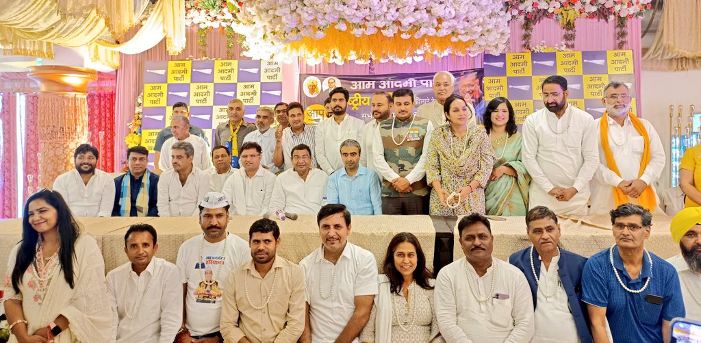 DrSushilKrGupta's tweet photo. हरियाणा प्रदेश में @AAPHaryana द्वारा चलाए गए #AAP_हरियाणा_मेगा_सदस्यता_अभियान में पूरे सदस्यता अभियान में टाॅप-50 साथियों को आज करनाल में आयोजित समारोह में सम्मानित किया गया।
इस अभियान में 10 लाख से ज्यादा लोगों को @AamAadmiParty से जोड़ा गया है। https://t.co/GLI05A4ojQ