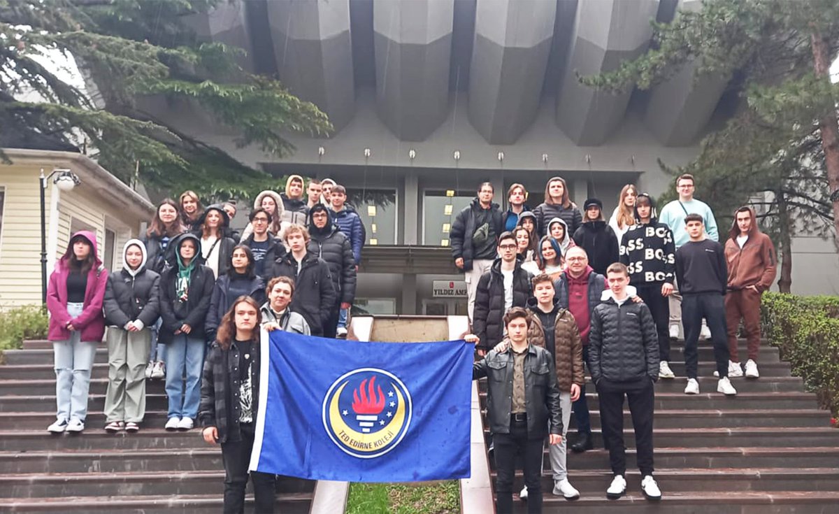 tededirnekoleji's tweet photo. Ülkemizin önde gelen üniversitelerini ziyaret etmek üzere #TEDEdirneKoleji Anadolu Lisesi 11. sınıf öğrencilerimizle birlikte Ankara'daydık. Öğrencilerimiz; TED, ODTÜ, Hacettepe ve Bilkent Üniversitelerinin kampüslerini ziyaret ederek üniversitelerin eğitim programları, kampüs koşulları, burs ve yurtdışı olanakları hakkında bilgi aldılar.