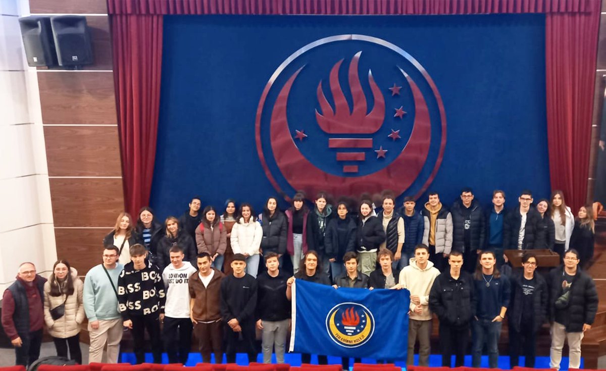 tededirnekoleji's tweet photo. Ülkemizin önde gelen üniversitelerini ziyaret etmek üzere #TEDEdirneKoleji Anadolu Lisesi 11. sınıf öğrencilerimizle birlikte Ankara'daydık. Öğrencilerimiz; TED, ODTÜ, Hacettepe ve Bilkent Üniversitelerinin kampüslerini ziyaret ederek üniversitelerin eğitim programları, kampüs koşulları, burs ve yurtdışı olanakları hakkında bilgi aldılar.
