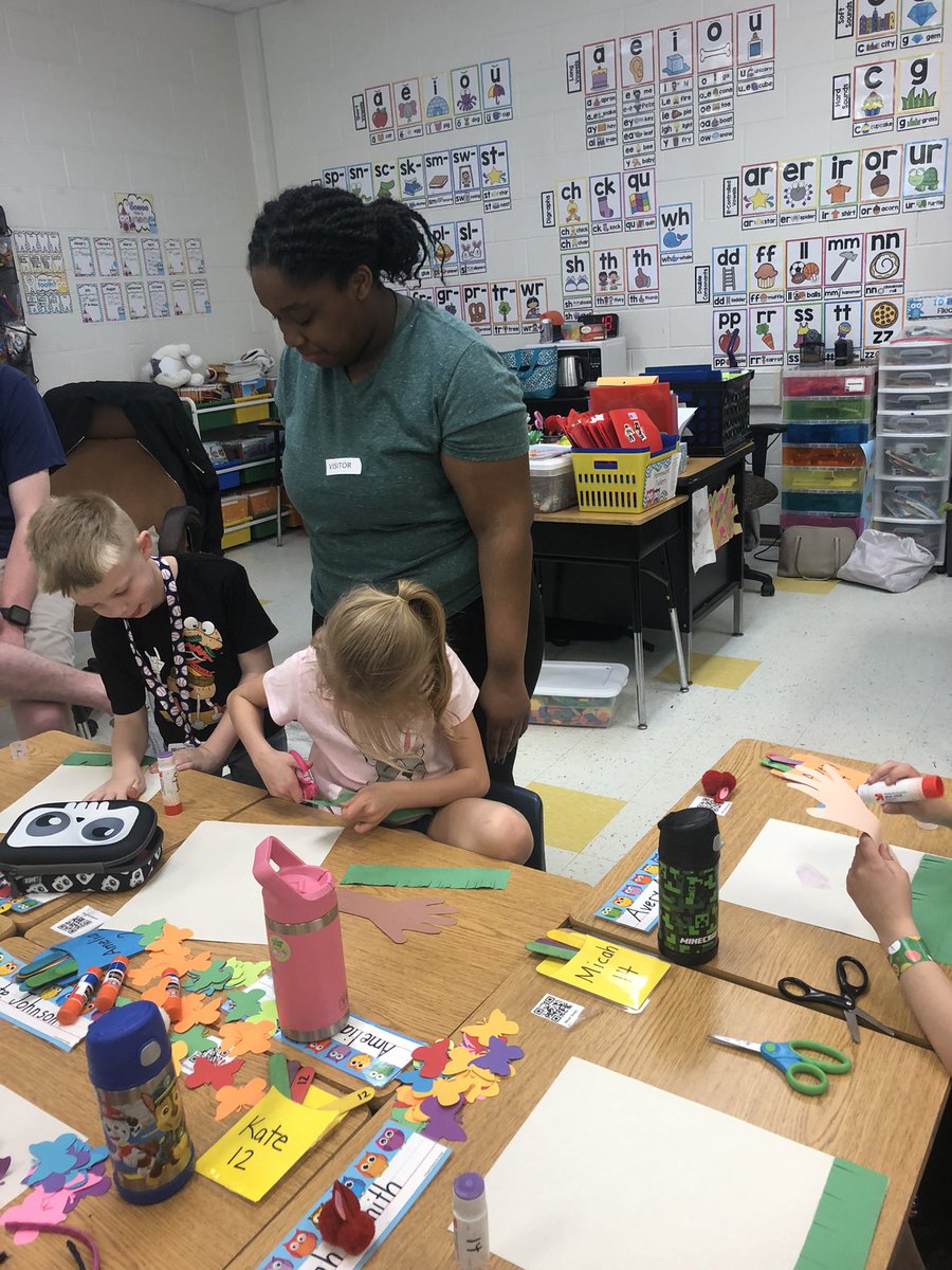 CTEforNC's tweet photo. Early Education II student, Dakara, had a fun day during her 1st Grade Internship placement. #CTE provides the opportunity for rewarding and enjoyable #workbasedlearning experiences.
#CTEforNC #workbasedlearningwednesday
๐ธ: @NGHSCTE via Twitter https://t.co/fvXxWnesMa