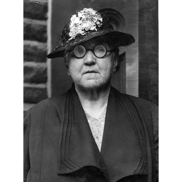 LancsLibraries's tweet photo. #ThrowbackThursday 
We've found Nelson suffragist and socialist Selina Cooper in the 1921 Census.
You can search the census from @findmypast at all #Lancashire libraries and at @LancsArchives 
#FamilyHistory #1921Census #FamilyTree #Genealogy https://t.co/EPcIV0YcY9