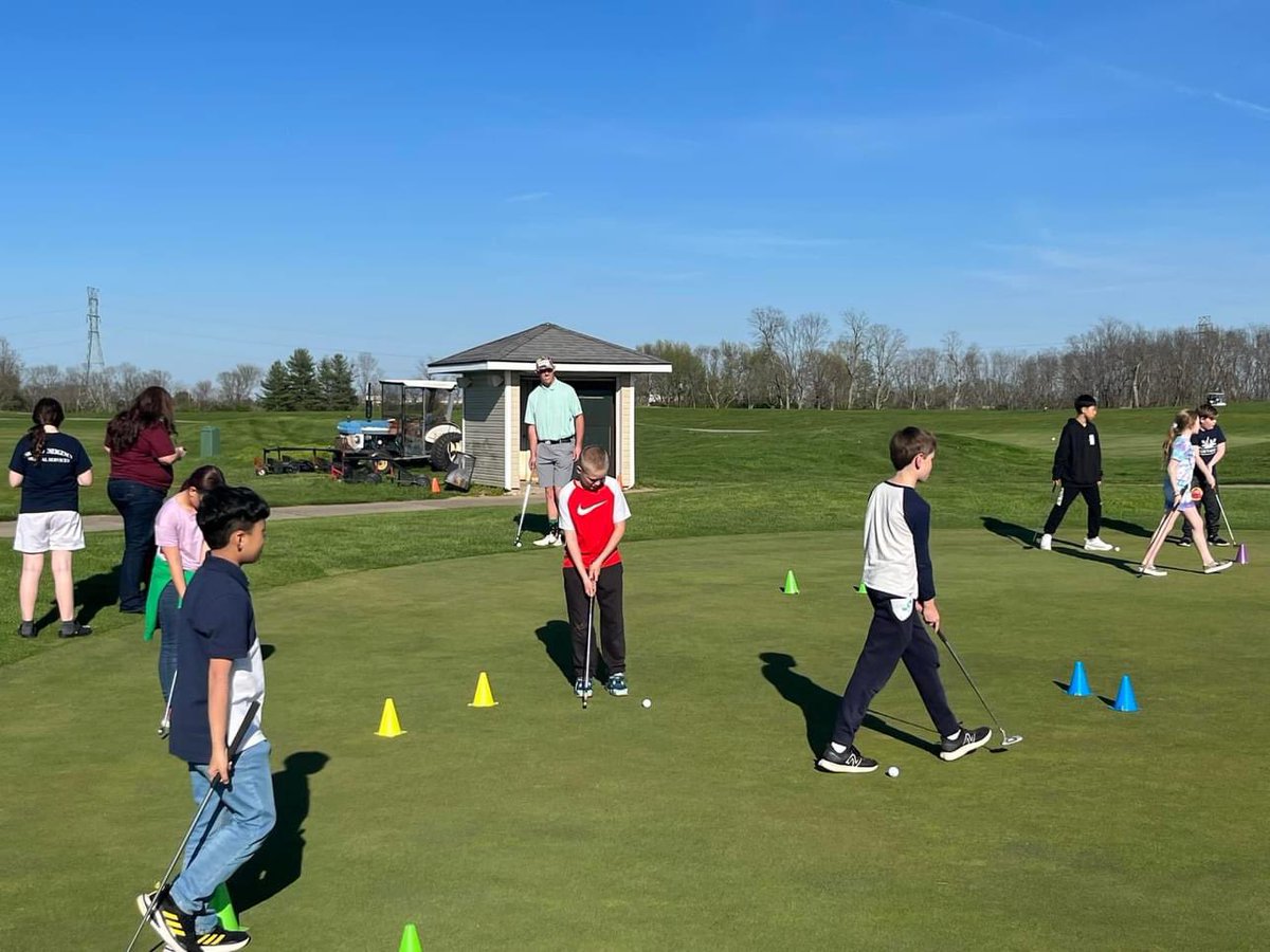 SomethingGolf's tweet image. Great first practice! A huge thanks to our guest @abstrother and our volunteers from @FirstTeeLex and @fcpsoit for leading the golf and STEM stations. More #STEM&amp;amp;Golf to come next week! #jrgolf @TheFirstGreen #dosomethingextraordinary @gbf_golf @chisaintjoseph @redroostergolf