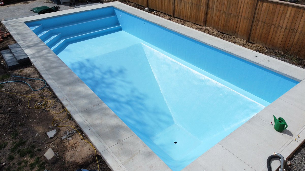 From pond to pool. The evolution of an old Welland Ontaro swimming pool.