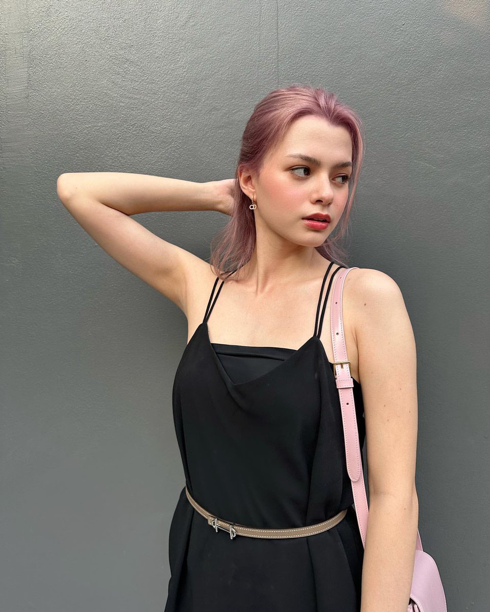 beckyfanclubph_'s tweet photo. 230412 Becky’s IG update:

“Ash pink🫶🏻💓”

#beckysangels https://t.co/5IEm79SaWC