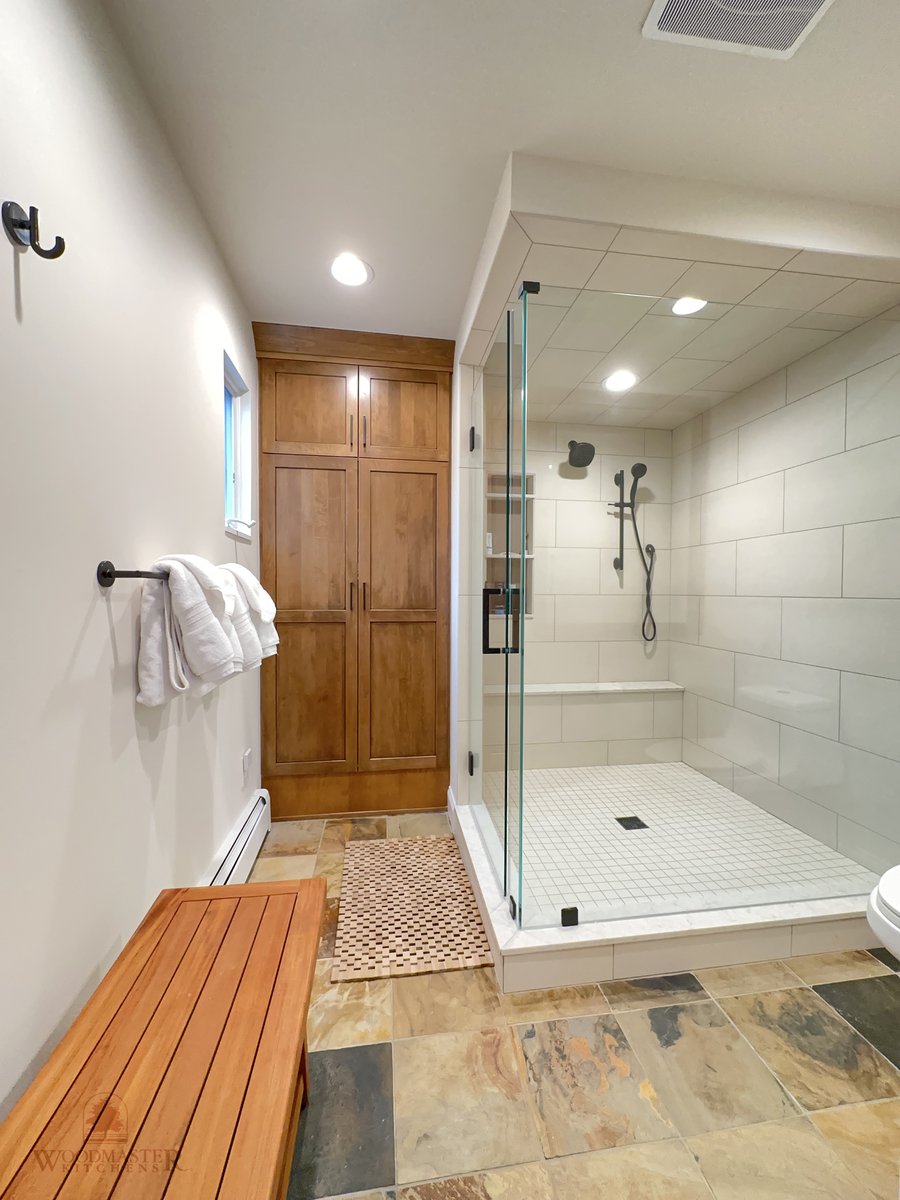 WoodmasterMI's tweet photo. Warm tones and rustic textures pair with a large, frameless glass shower to create a bright, relaxing #bathroomdesign. ✨
👉Get inspired for your new bathroom in our web gallery. https://t.co/BqNIPY6tOD https://t.co/xQ97B0W30z