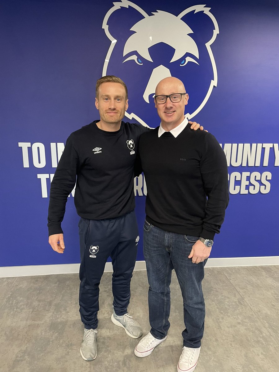A real honour to show <a href="/close_nutrition/">Prof Graeme L. Close</a> around the <a href="/BristolBears/">Bristol Bears 🐻</a> High Performance Centre today and showcase how we do things here in bear country. 

From the good old days at Widnes Vikings, Warrington Wolves, England Football and now Bears, Graeme has supported me throughout 🤝