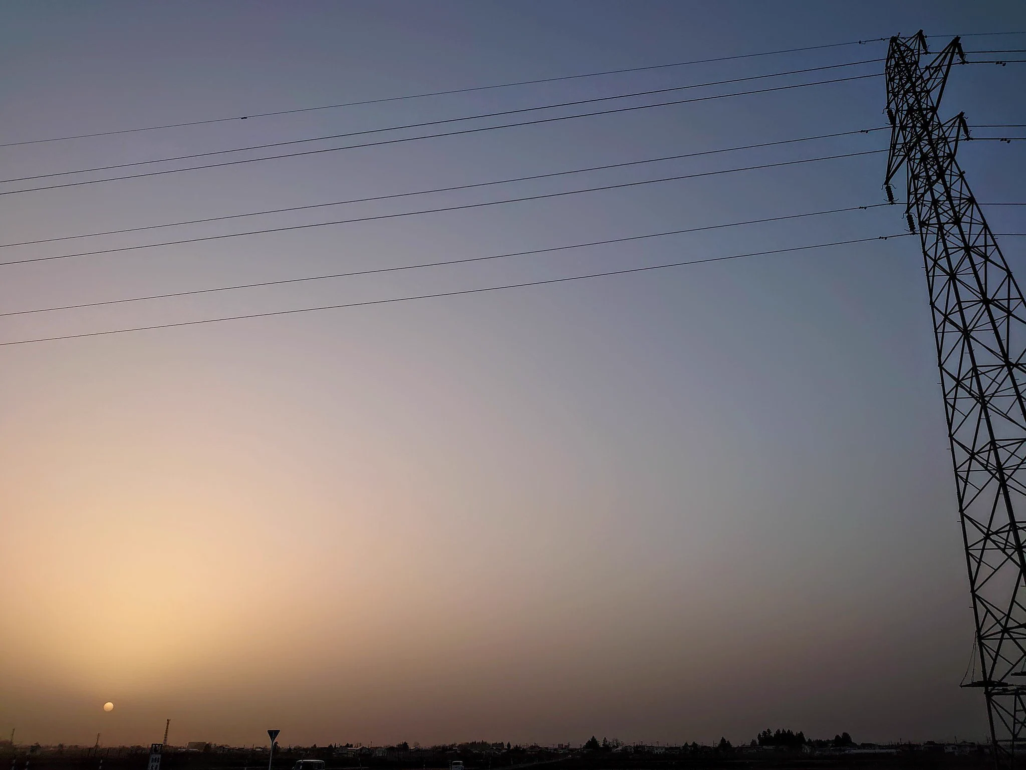 @arakencloud なんとも言えない夕空…
幻想黄砂の世界
4月12日  17:53
青森県弘前市
𓏲𓇢𓂅 