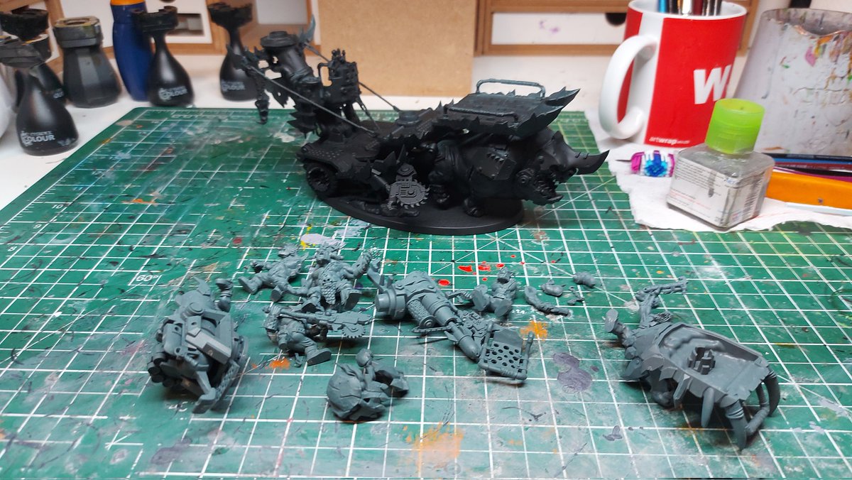 clarkzium's tweet photo. I think my pig rig has stayed in a state of Orkish disarray for far too long. Let the building commence (resume) #WarhammerCommunity #Orks #40k #modelbuild #gamesworkshop #hobbystreak https://t.co/bh06zFnKfA