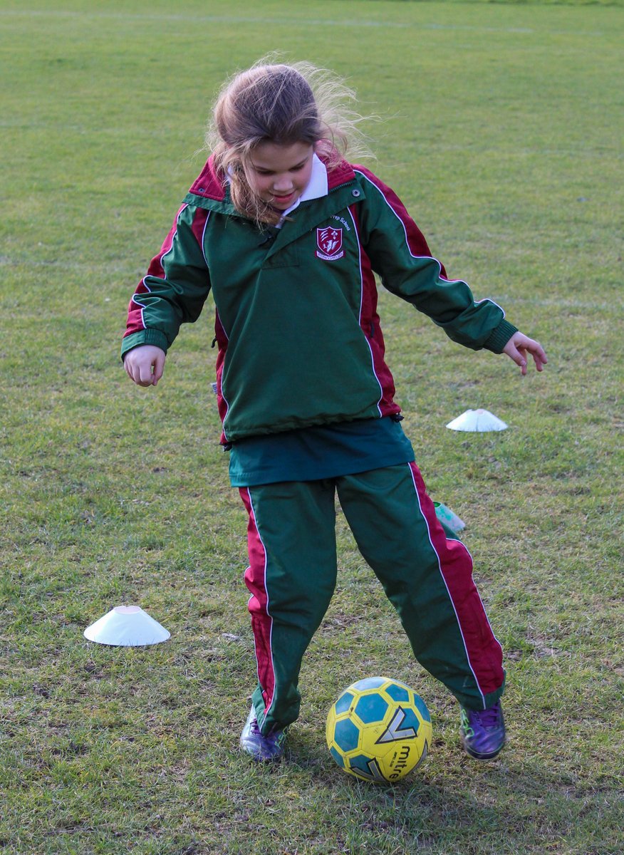 StMichaels_Prep's tweet photo. Year 3 worked on their football skills in PE towards the end of term ⚽️
We can't wait to get stuck back into lessons and fixtures this term.
#otford #kent #sevenoaks #kemsing #football #footballlesson #footballskills #PE #year3 #prepschool #independentschool https://t.co/OpRSibyWp5