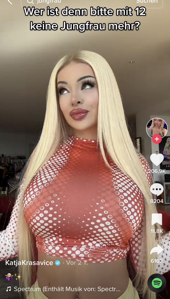 Hört bitte nicht auf solche Kahis die sagen, dass es Trend und cool ist mit 12 als Mädchen keine Jungfrau mehr zu sein.

Sowas aktiv zu promoten ist nur widerlich. Vergessen wir mal die anderen Werte die kompletter Müll sind von ihr sowie ihr Umfeld - aber das ist echt Crazy…