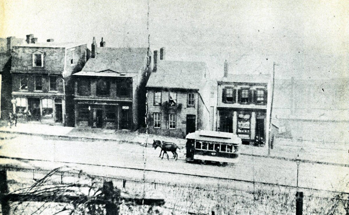 OddPittsburgh's tweet photo. Rush hour traffic on Fifth Ave in 1879, South Oakland https://t.co/PVw8oZMexU