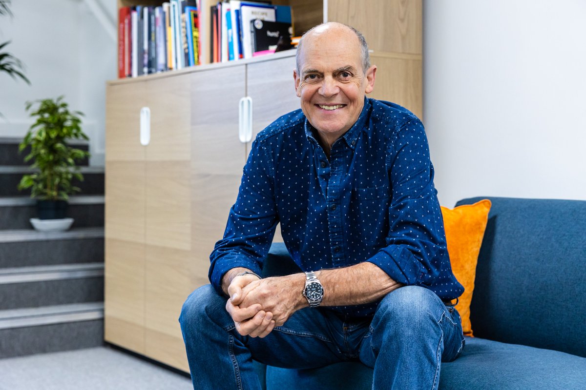 Would you like to win a professional headshot session so you can update your Linkedin headshot? If so - click below for the link to my Facebook competition:

facebook.com/PennieWithersP…