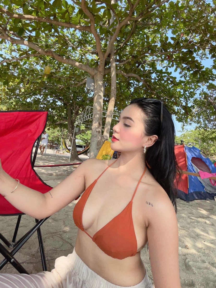 iambraeshania's tweet photo. finally nakapag dagat din HAHA 🏖😙 https://t.co/WRA8obgNeX