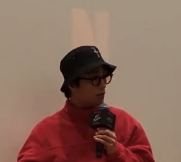 우와 구교환 머리 기르나보다