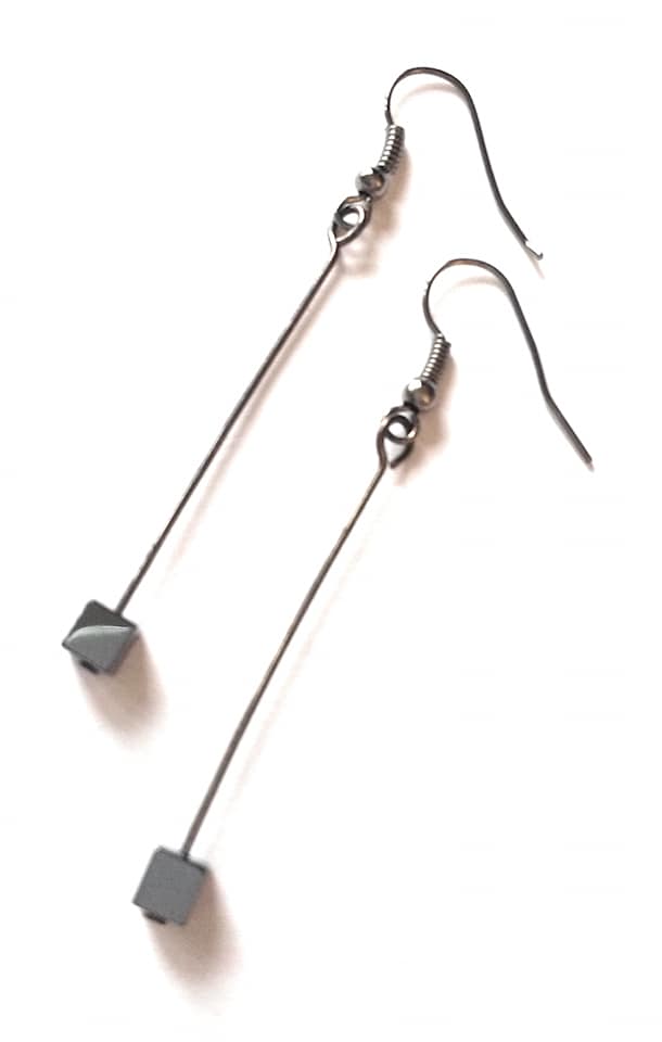 LovesVintage43's tweet photo. Miminalist Style Dinky Glossy Hematite Cube Gunmetal Drop Earrings 💙 Handmade by me 🫶 Also in Clip Ons #Amazon #amazonsmile #MHHSBD #TheCraftersUK #CraftBizParty #UKMakers #shopsmall #handmade #supportsmallbusiness #UKSmallBiz #minimalistdesign https://t.co/pHyxxlSNeN https://t.co/NRCKsq9aJK