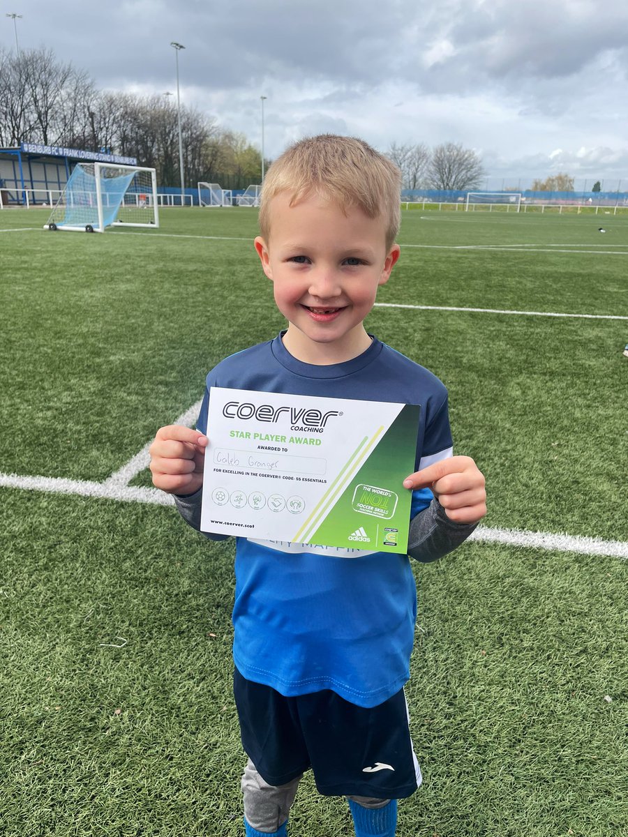Not to be outdone by his big sister 🤣. Big shout out to the @scotlandcoerver coaches for their patience. From personnel experience coaching 5/6yr old boys can be like herding sheep🤣 but the coaches have been brilliant! @CoerverCoaching #EasterHolidays