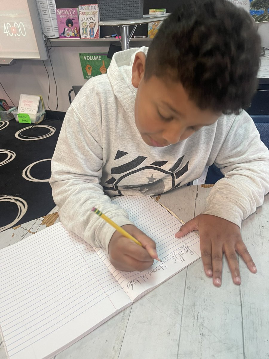 NicolePierro6's tweet photo. As an extension activity some are creating their own argumentative article. They have to include their claim, intended audience, and details to support their claim. Their pencils are MOVING! #WES https://t.co/PsoLO8j2ym