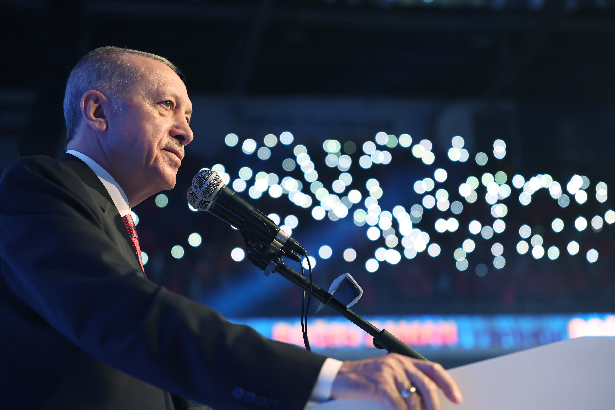 _ErcanOzcelik's tweet photo. Sayın CB'mız @RTErdogan,
Seçimler için yeni vaatlerde bulunup belirsiz oylara talip olmaktansa,
#EhliyetAffı 
#Ücretliler
#SüresizNafaka
#Taşeronlar
#YHS
#Staj
#2000lereKademe gibi Büyük, Kırgın ve Kızgın kitlelere net müjdeler vermenizin çok daha etkili olacağına inanıyoruz! https://t.co/J82SBhAp4R