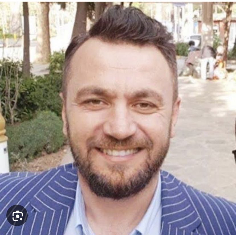 ferhatdacic's tweet photo. Bu resimde görmüş olduğunuz şahıs oktay kemal özdemir oktay özdemir dolandırıcıdır lütfen dikkat edin 

#Oktayozdemir
#Oktayözdemir
#Oktaykemalözdemir
#Oktaykemalozdemir https://t.co/IRgQgGxKSk