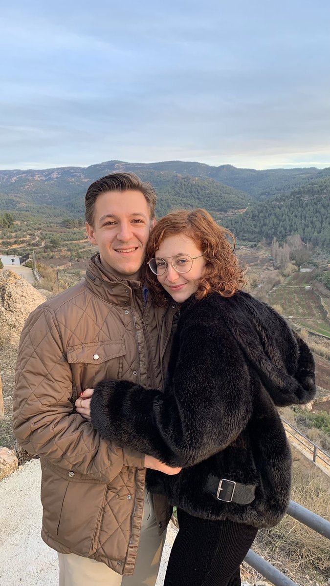 Mi madre y Andrés trabajaban los dos en quirófano y cuando ella lo vio por primera vez pensó “es que es para mi hija, parece que está hecho a su medida”. Y se pasó así una semana hasta que le pedí una foto suya, él vio la mía y mi madre me preguntó si le podría dar mi número 🙄