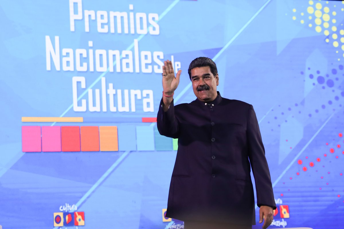mippci_ven's tweet photo. 📢¡𝐀𝐬í 𝐥𝐨 𝐃𝐢𝐣𝐨!  🇻🇪
Pdte. @NicolasMaduro: Los hombres y mujeres creadores de la cultura tienen que ir a afirmar su compromiso por esa lucha que estamos dando por construir lo positivo venezolano.

#TibisayGuerreraDeLuz
#RebeldíaComunicacional https://t.co/gs2aGCcOGK