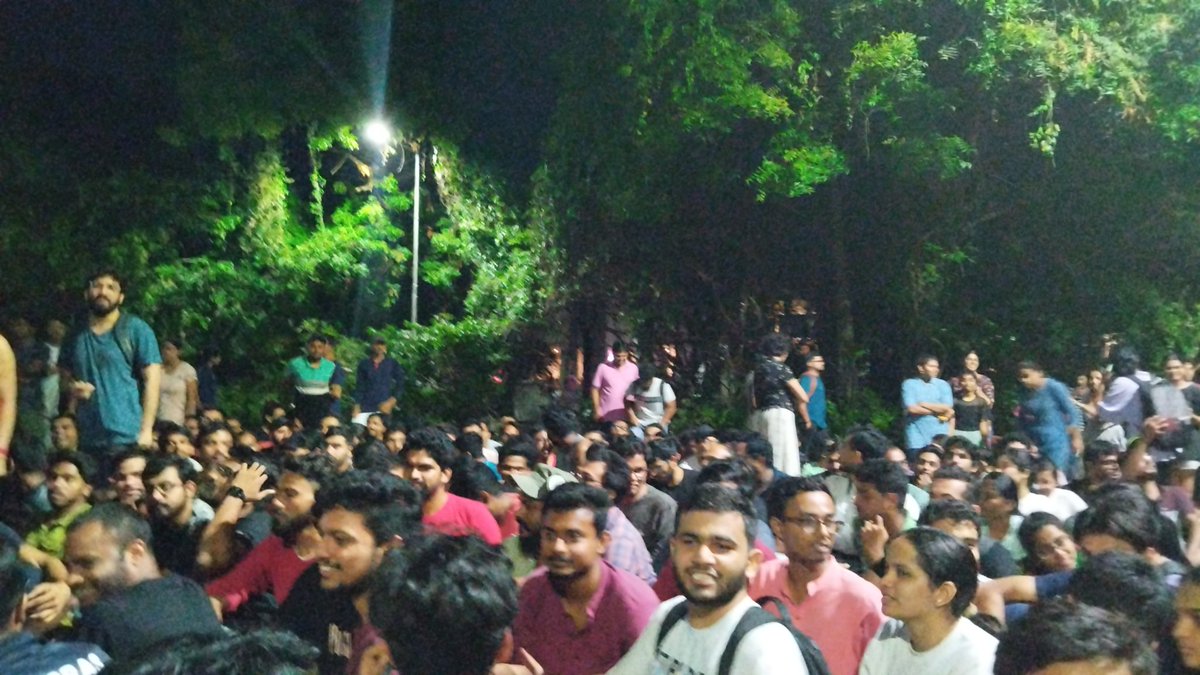 jaciitm's tweet photo. At least 500 students protest happening at GC @iitmadras
Students demand
1. Assurance that the enquiry will be unbiased. 
2. Protection to the ones willing to appear before enquiry committee
3. Suspension of Sachin's guide. 
4. Resignation of dost https://t.co/G7VuBdSM5S