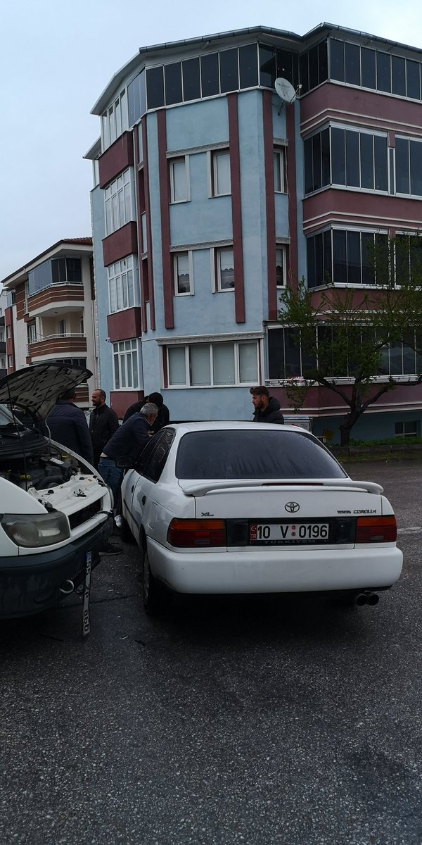 En az haftada bir gün kaza olan bir sokaktan bahsediyoruz islrk bir sokak ama dur levhası yok neden yok ölümlü kazamı olması gerekiyor lütfen gereken yapılsın <a href="/balikesirbld/">Balıkesir Büyükşehir Belediyesi</a>
<a href="/TC_Balikesir/">Balıkesir Valiliği</a>