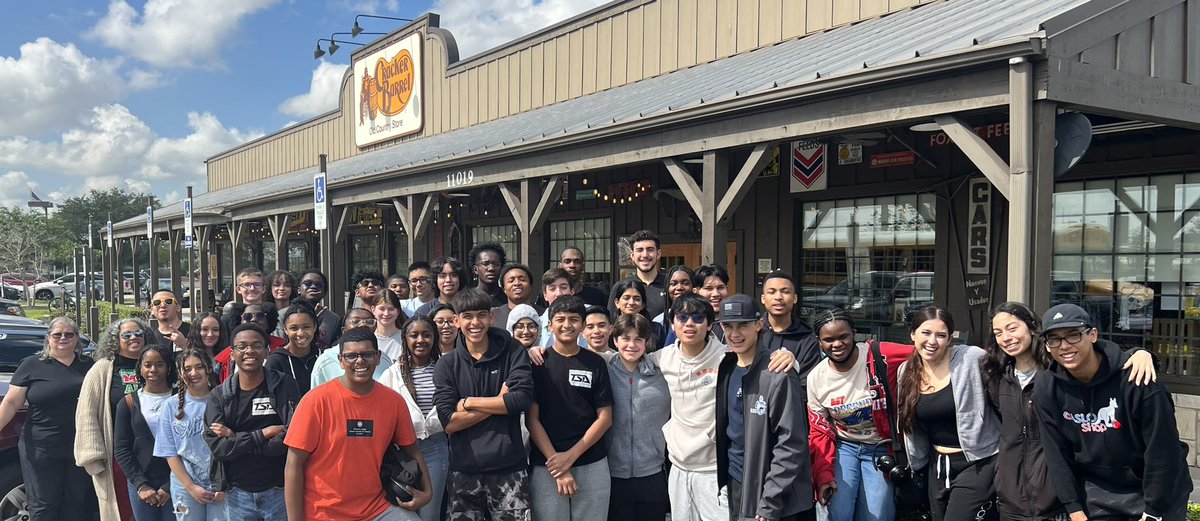mavengclub's tweet photo. @ManvelHS TSA packed, loaded and full of brunch @CrackerBarrel Ready for TSA State Competition in Fort Worth, TX‼️ #StateQualifiers #RoadToNationals #WorldChangers @AlvinISD @AISDCTE @texastsa @NationalTSA @NASAHUNCH #TogetherTSA https://t.co/ISxeBXEusn