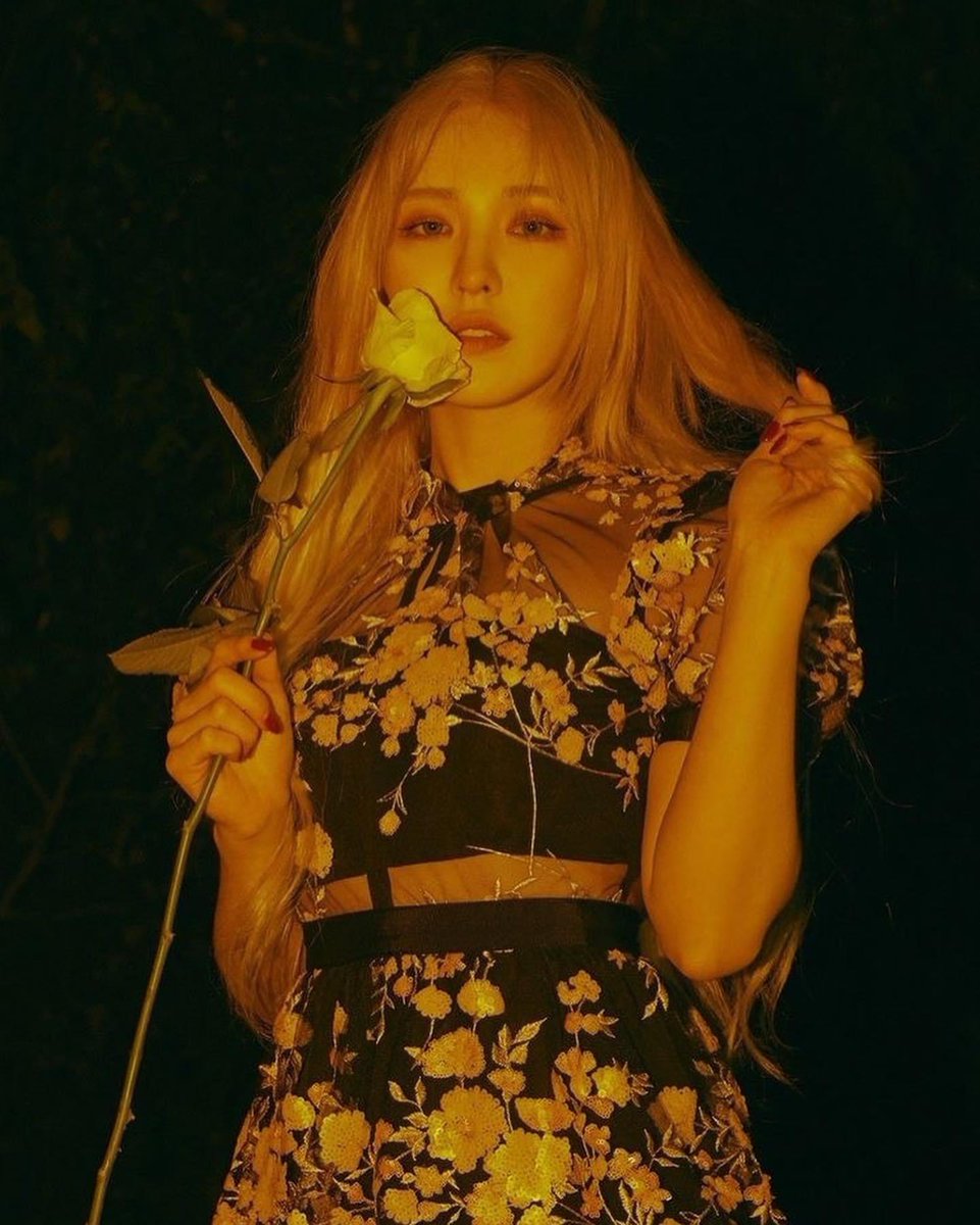 Mitgeebangkok's tweet photo. 📌สาวร้านเรามีชุดที่ Wendy ใส่ในเพลง Psycho

Self portrait style🌸
In stock: S M L XL 
💥ราคาสุดพิเศษ  2,690 บาท

📌สอบถามเพิ่มเติม/สั่งซื้อ 
FB:Mitgee Bangkok
IG:mitgee.bangkok
Line:@mitgee 

#mrselfportrait #selfportraitdress  #เดรสแบรนด์เนม #redvelvetthailand #redvelvt https://t.co/Pz7CH1WE9T