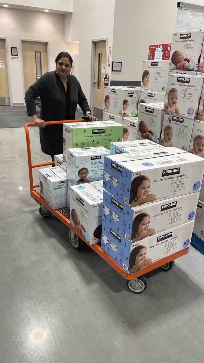khalsaaidca's tweet photo. Team #Kelowna reacted to an urgent request by Mamas for Mamas for Baba wipes and diapers.
#sewa #mamasformamas https://t.co/cQyXT5lkvw