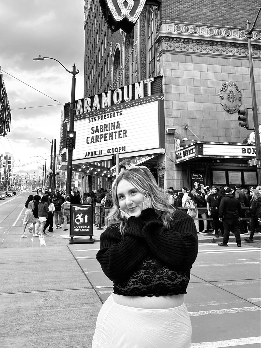 daylightloved's tweet photo. @SabrinaAnnLynn #EICSSeattle ππ https://t.co/PnWiXILsDW