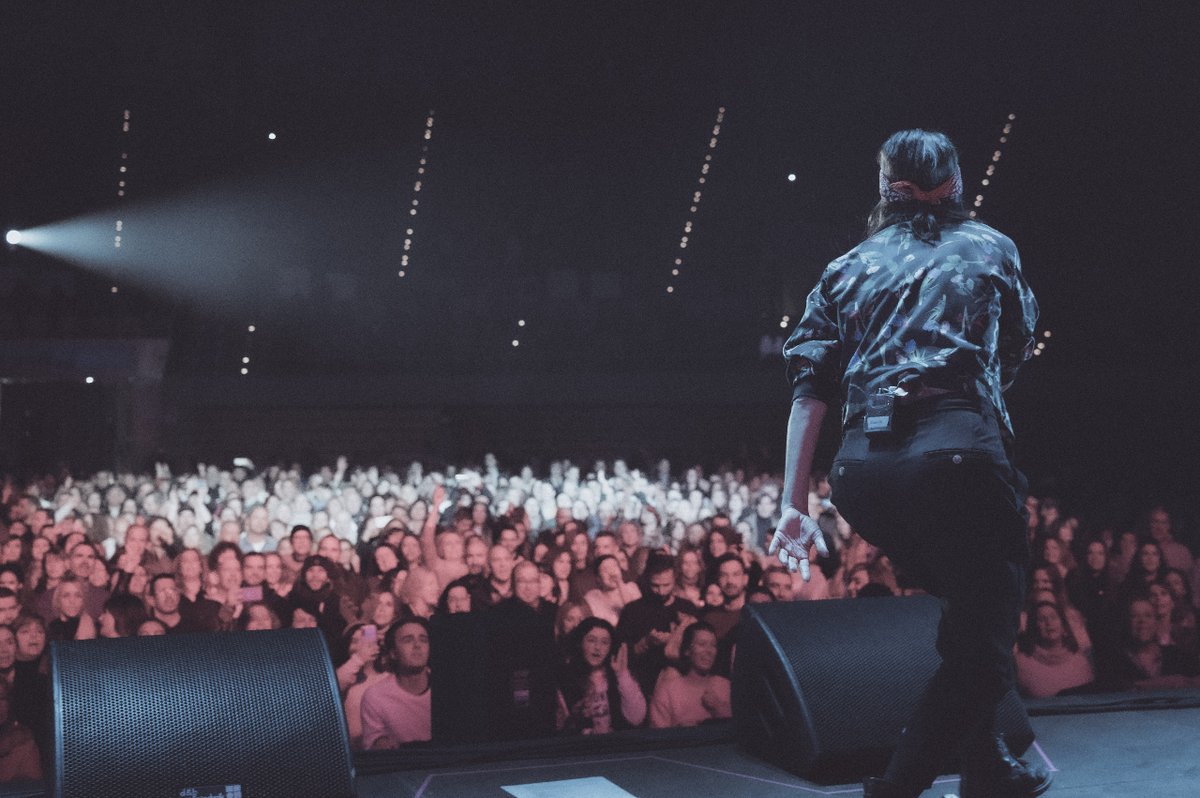 ¿Eres más de entradas en pista o en grada? 💬👇