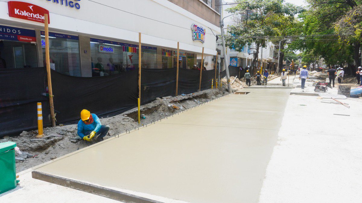SETPSANTAMARTA's tweet photo. 🧡¡La Carrera 5ta es imparable!🧡

🚜Continuamos con la construcción del pavimento vehicular del carril occidental de la Carrera 5ta entre las Calles 13 y 15.

#La5taQueSoñamos https://t.co/AK3DC1WRoC