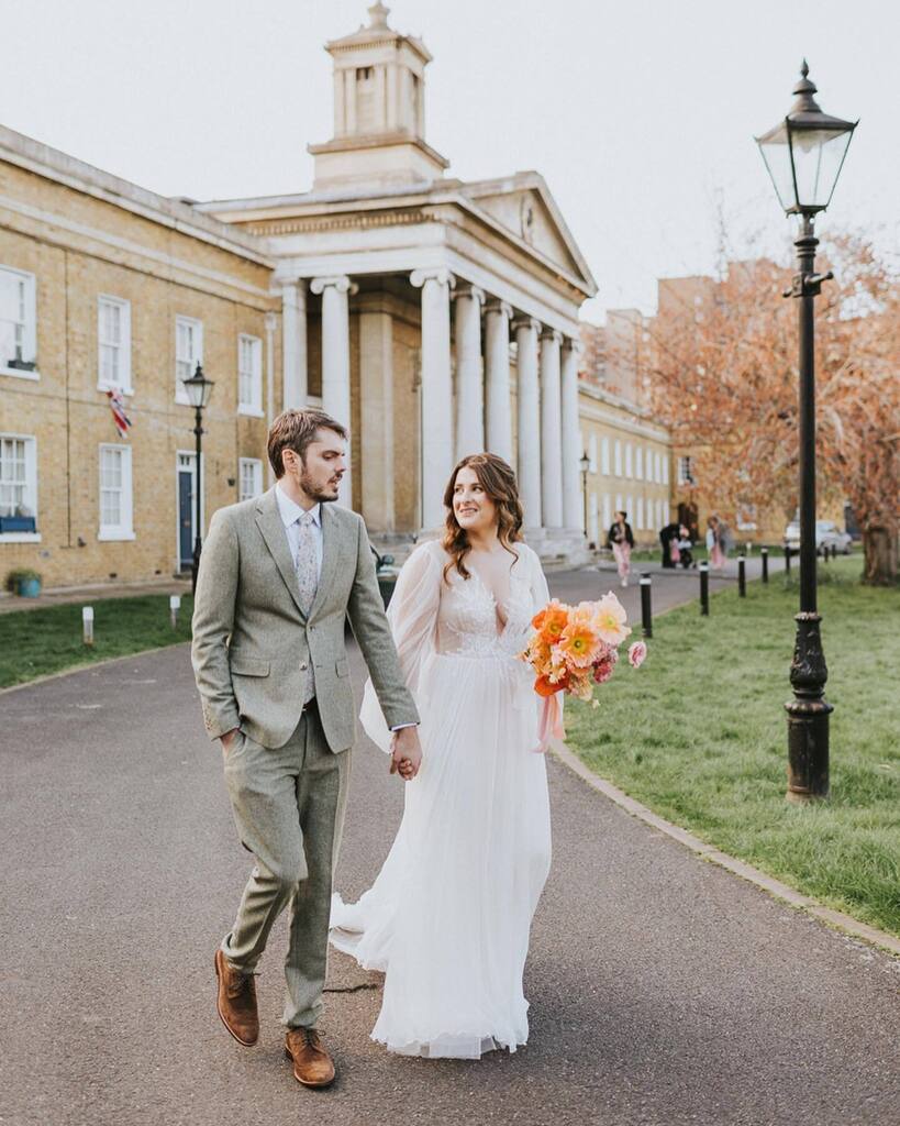 Last weekend previews with Jo+Gareth at The Asylum Chapel @maverickprojects and the @eastdulwichtavern 🖤 
.
.
.
.
.
#londonwedding #asylumchapel #alternativeweddingphotographer #weheartpictures #londonbride #citywedding #moderbride #londonweddingphot… instagr.am/p/Cq8TDJ0t6us/