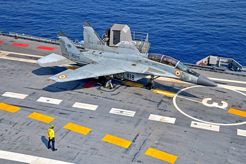 FlMichele69's tweet image. Naval fighter 

#Mig29K @indiannavy🇮🇳 

CV @IN_R11Vikrant R-11
CV @IN_Vikramaditya R-33