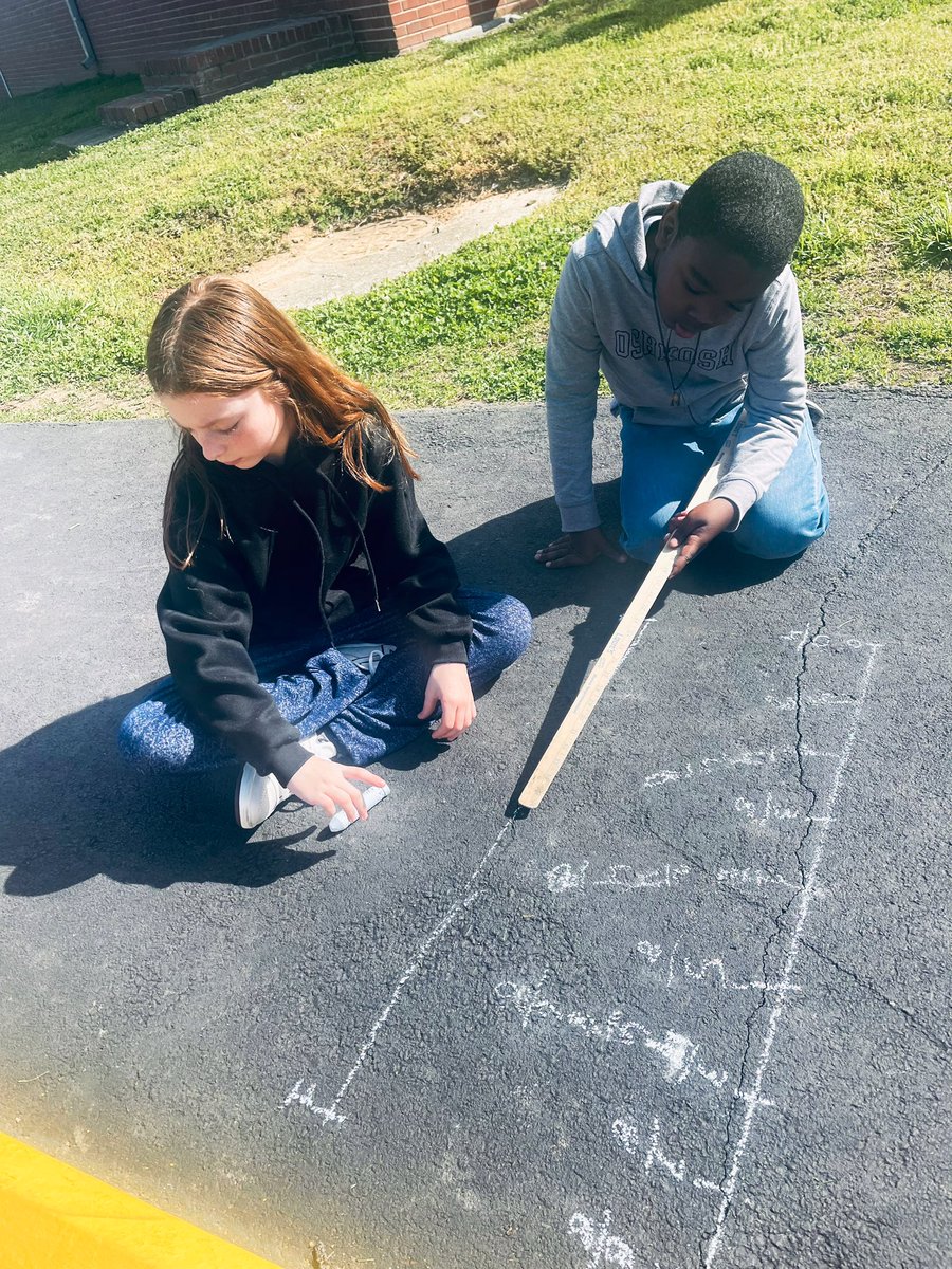 MrGlascoHES's tweet photo. Sunshineโ๏ธ โ Math๐ โ Friends ๐ฐ โ๏ธโ๏ธโ๏ธ #SpringtimeAtHES ๐ฌ๐บโ๏ธ
#PureJoy #LearningThroughPractice #AdaptingTheCurriculumToMeetTheNeedsOfEveryStudent #GoOutside #Engagement #MathIsFun #Action https://t.co/xkPlKP6hEO