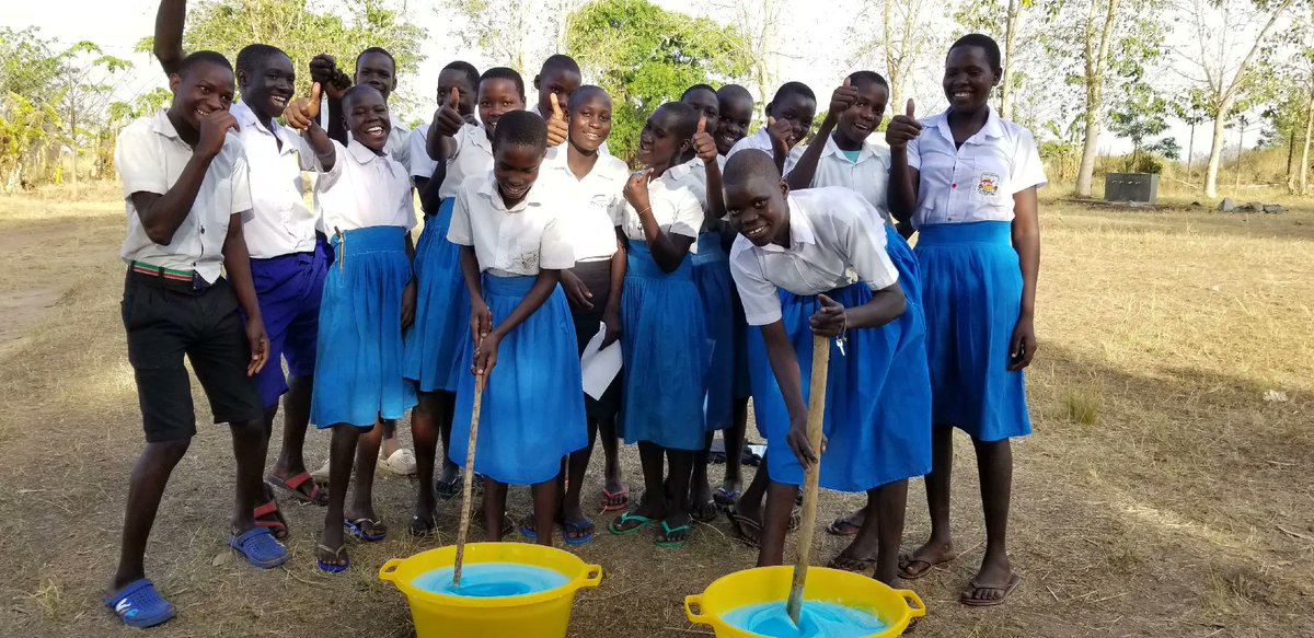SurgeForWater's tweet image. 📣 We've produced 5,670 liters of soap in Uganda since the start of the year! 

Teaching schools and community groups how to produce their own soap means that they can clean their latrines, dormitories, practice proper handwashing, and more!

#soapmaking #soaptraining