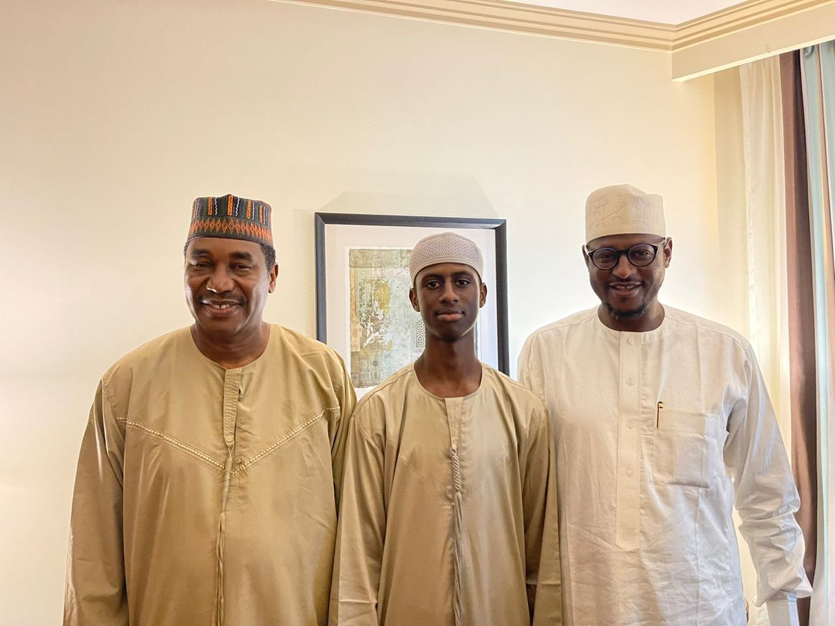 dikko_radda's tweet photo. I was joined by the former Governor of Katsina State, Barrister Ibrahim Shehu Shama, to perform Umara, the Lesser Hajj, in Saudi Arabia. May Allah accept our act of worship and make us from among those who are at the service of Allah every single day. https://t.co/P3QpT6PbAf